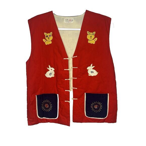 Handmade China Quilted Red Vest Cat Rabbit Spider Frog Patchwork Pockets Fastens - Picture 1 of 16